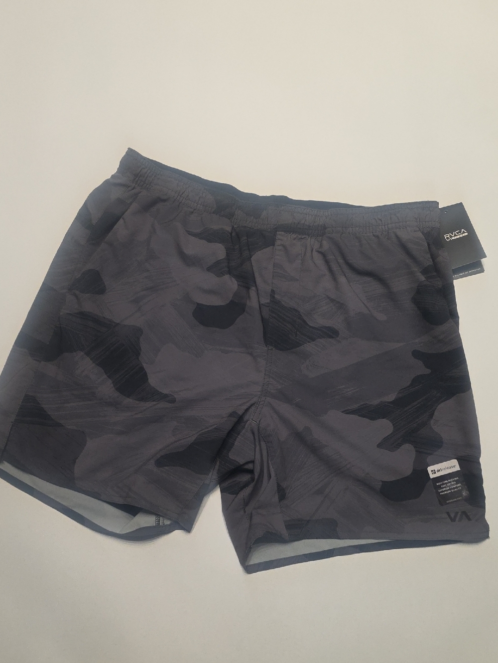 NWT RVCA YOGGER TRAIN 2-IN-1 ELASTIC WAIST WORKOUT SHORTS 17" - CAMO BRUSH
